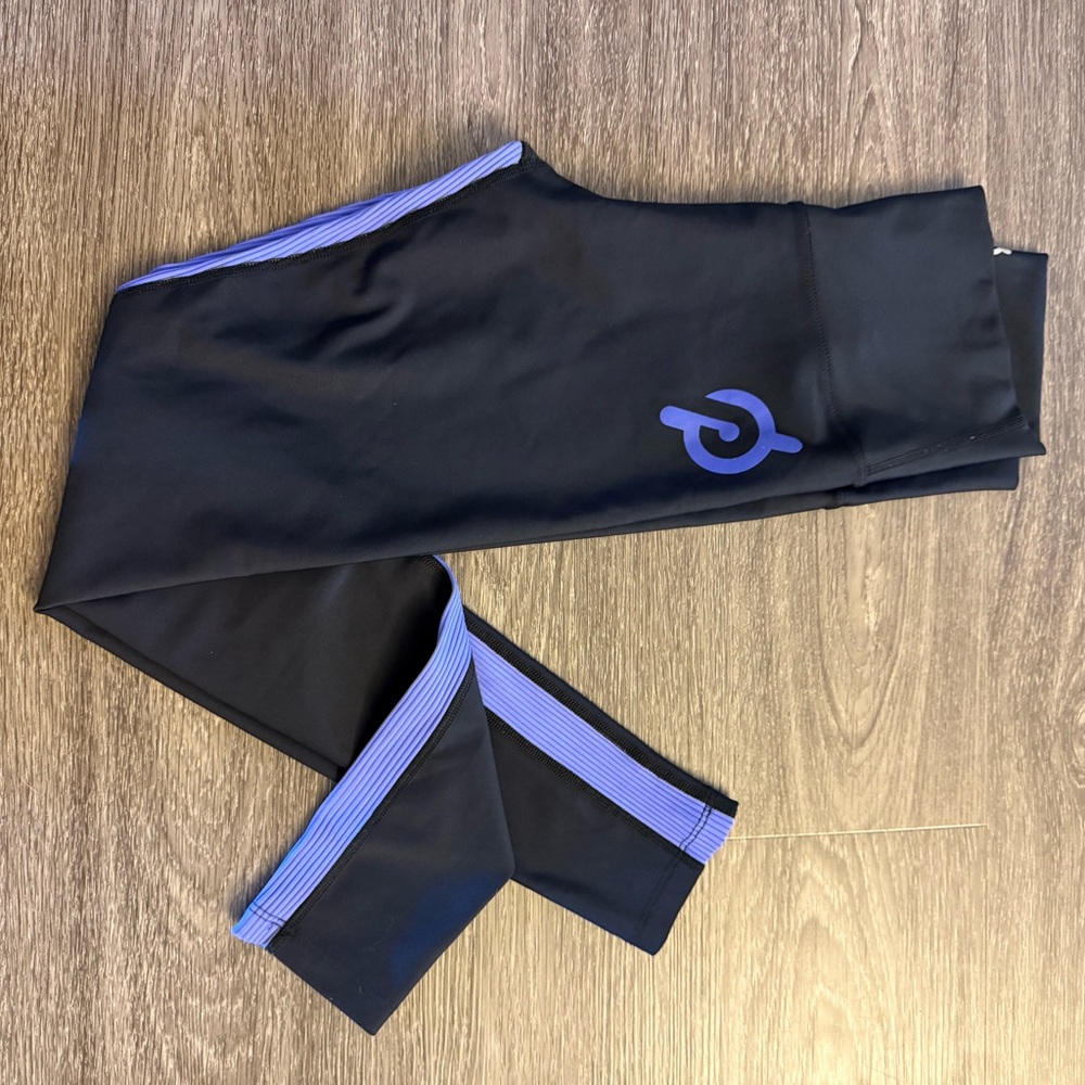 Peloton Black and Blue color lock Leggings